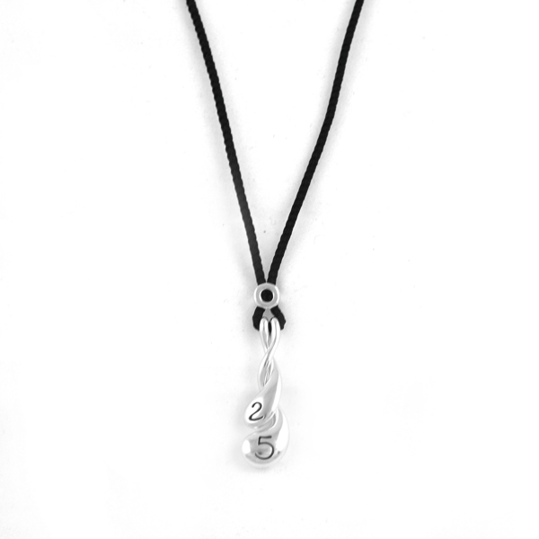 Εικόνα της CORD HUGGING NECKLACE IN SILVER