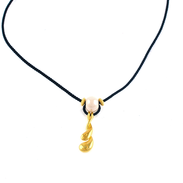 Εικόνα της CORD HUGGING NECKLACE IN GOLD