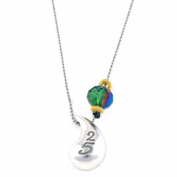 Εικόνα της CHRISTMAS DROP NECKLACE IN GREEN